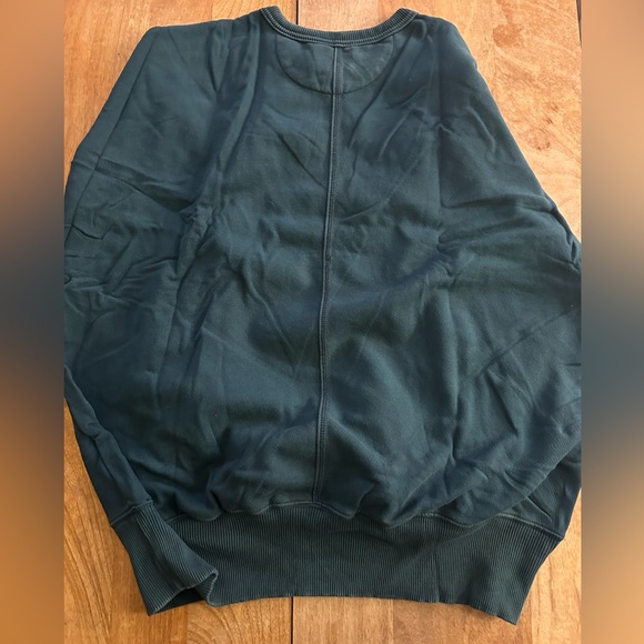 NWT- American Eagle Crew Neck Sweatshirt- oversized medium - Picture 8 of 11